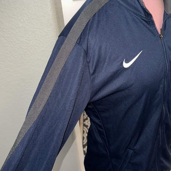 Nike Zip Jacket - Picture 2 of 5